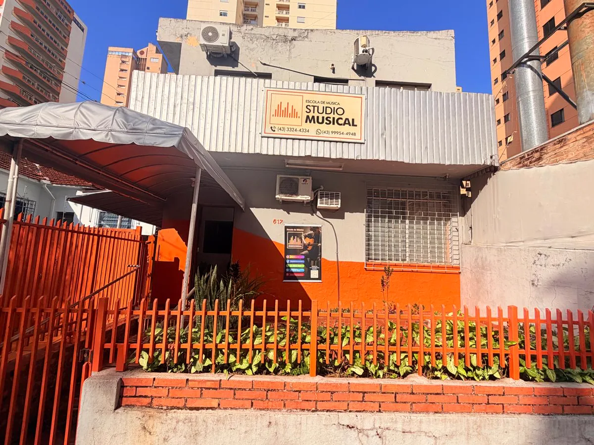 Fachada do Studio Musical na R. Santos, 617, no Centro de Londrina